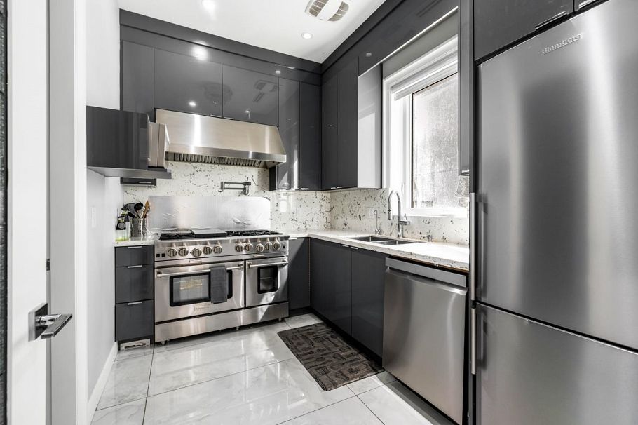 3419 E 48th Avenue Vancouver, BC - 15