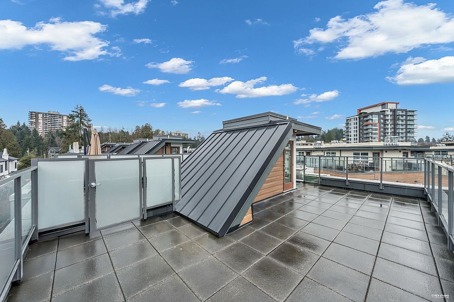 227 2060 Curling Road North Vancouver, BC - 27