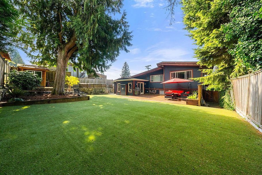 4506 Ranger Avenue North Vancouver, BC - 3