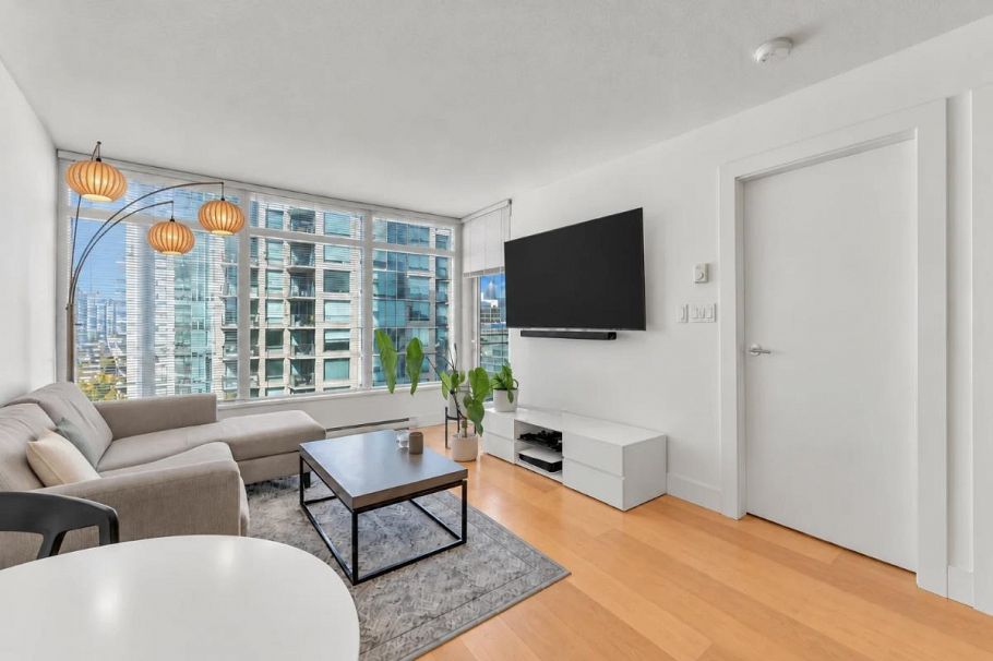 2102 888 Homer Street Vancouver, BC - 3
