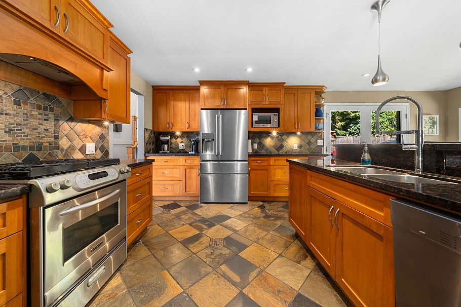 4506 Ranger Avenue North Vancouver, BC - 16