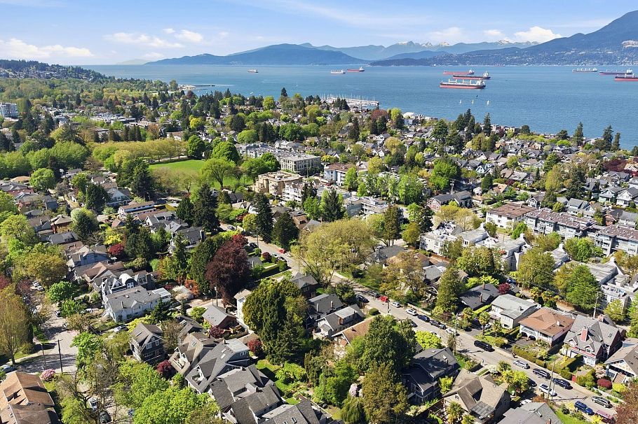 3174 W 5th Avenue Vancouver, BC - 9