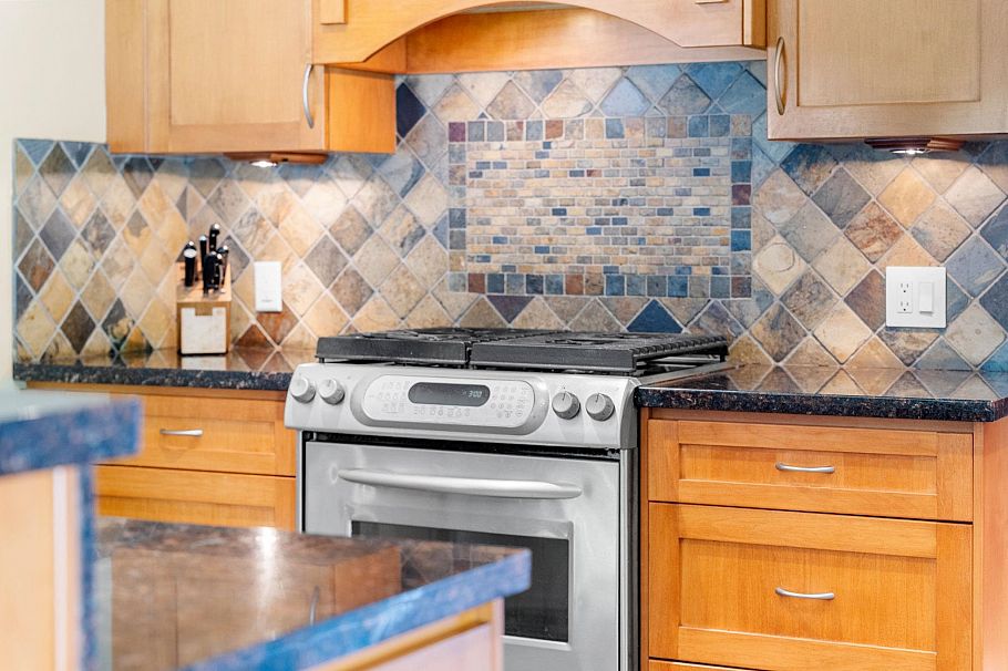 4506 Ranger Avenue North Vancouver, BC - 18