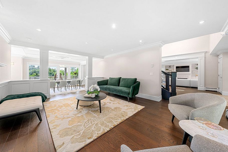 1259 W Keith Road North Vancouver, BC - 15