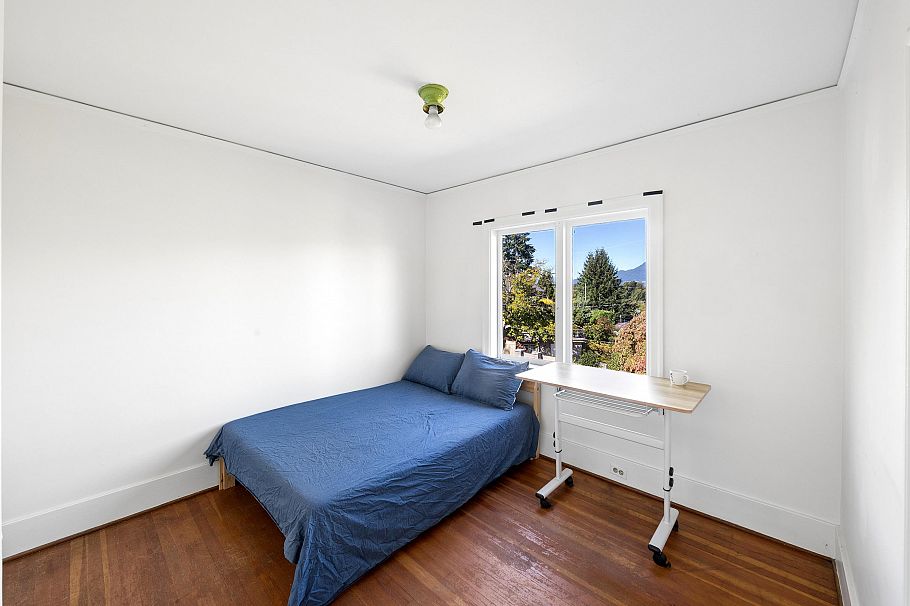3993 W 10th Avenue Vancouver, BC - 21