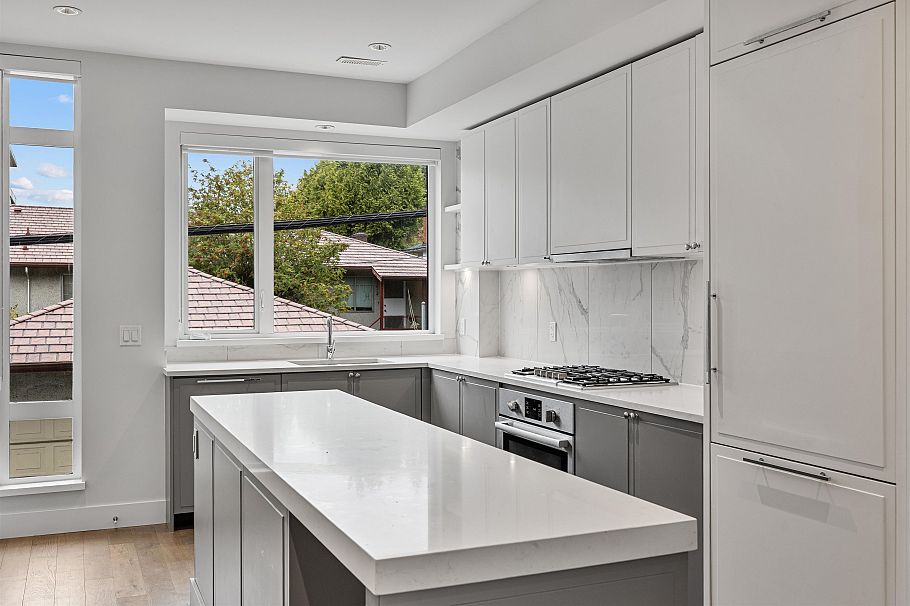 7615 Yukon Street Vancouver, BC - 5