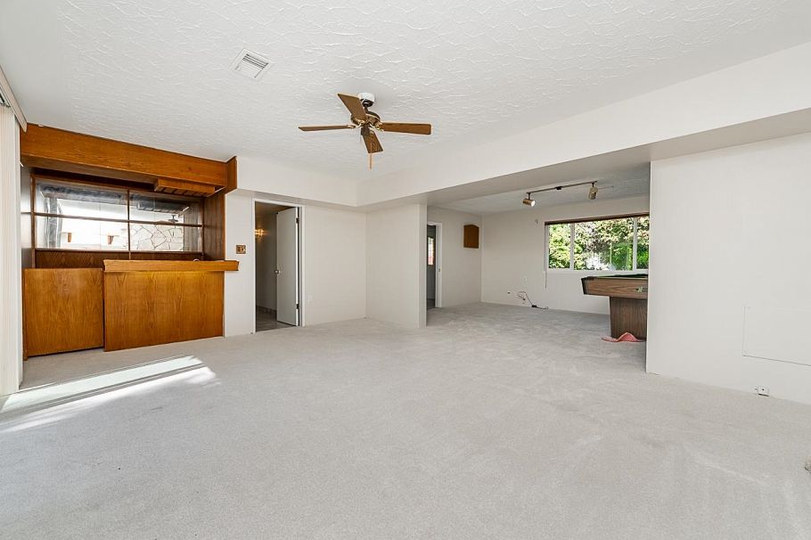 741 Montroyal Boulevard North Vancouver, BC - 12