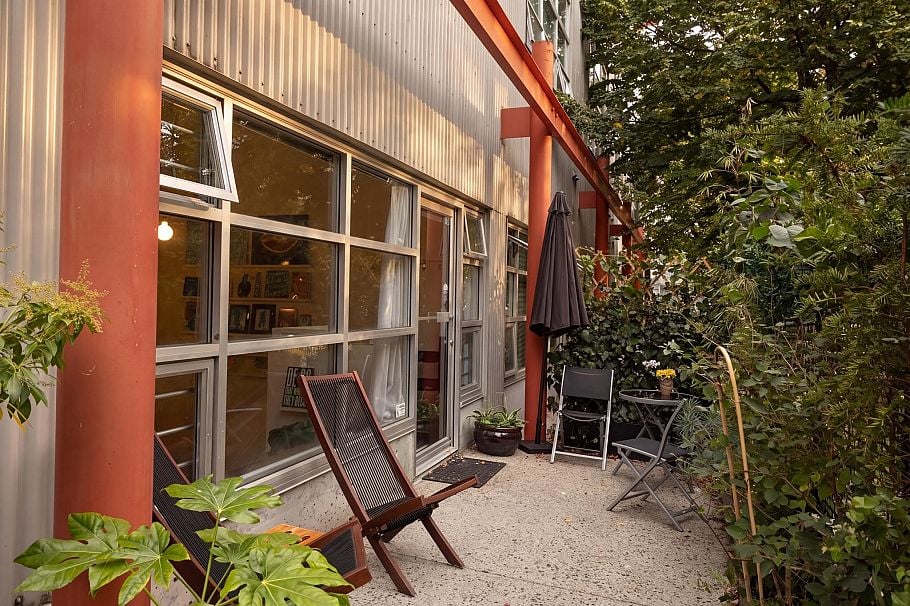 106 272 E 4th Avenue Vancouver, BC - 1