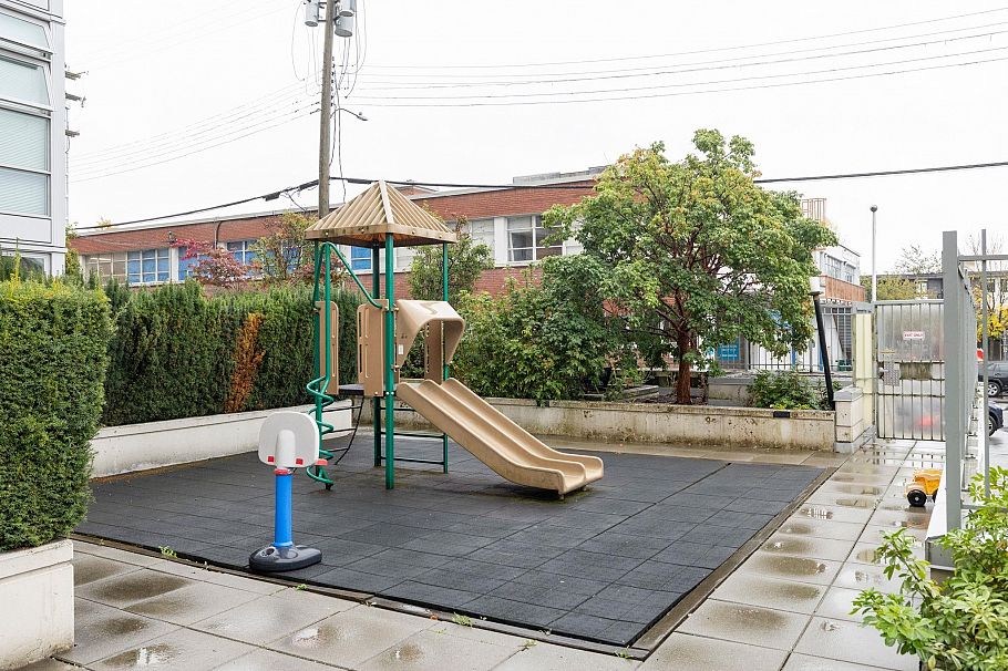 510 298 E 11th Avenue Vancouver, BC - 29