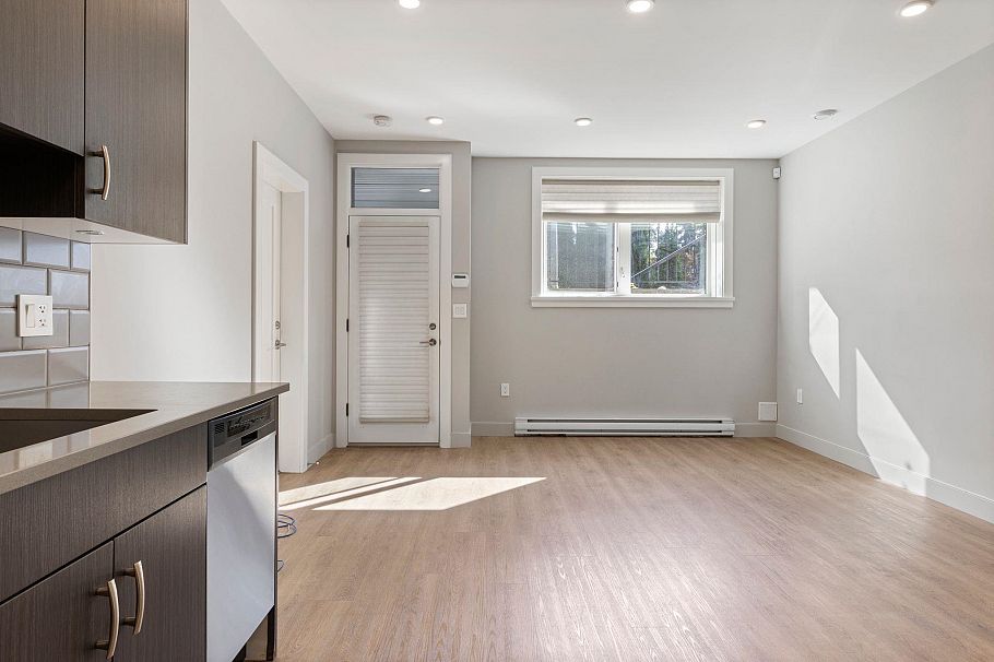 285 Monteray Avenue North Vancouver, BC - 36
