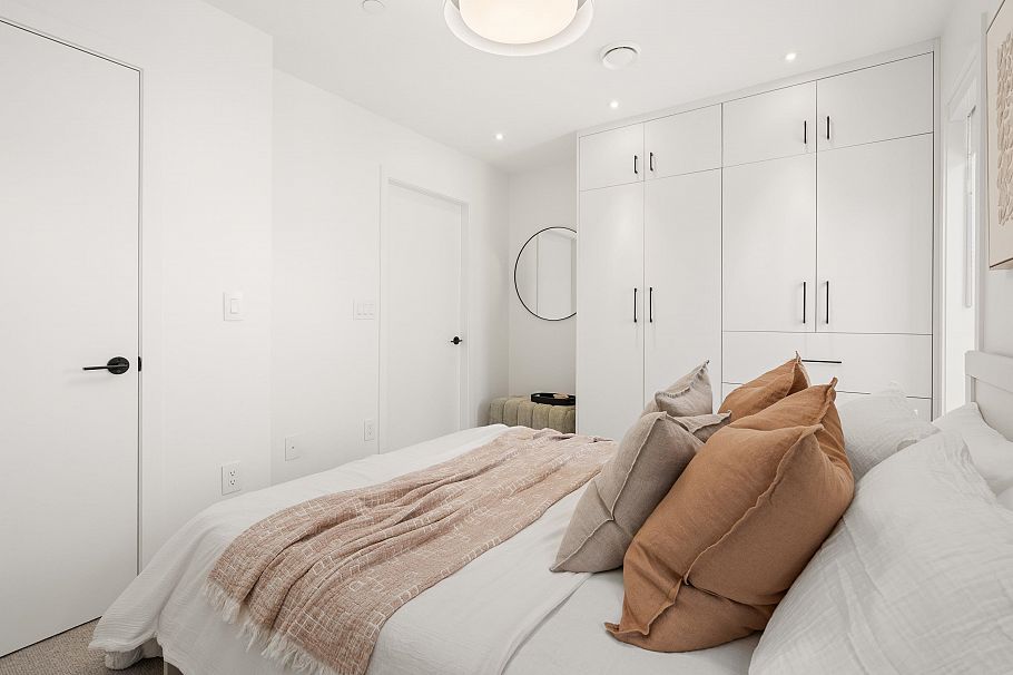1 2240 E 40th Avenue Vancouver, BC - 26