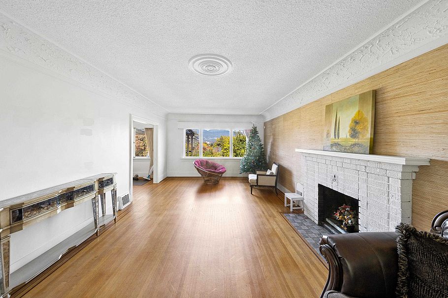 3993 W 10th Avenue Vancouver, BC - 14