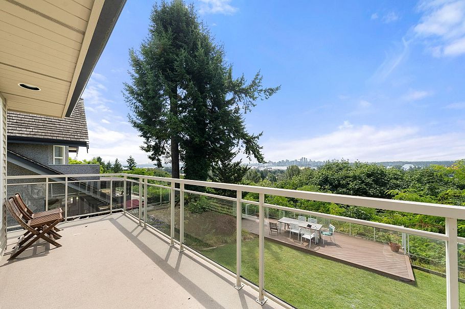1259 W Keith Road North Vancouver, BC - 25