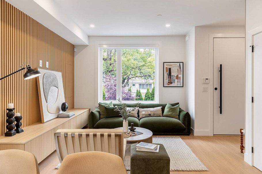 1 3268 E 18 Avenue Vancouver, BC - 17