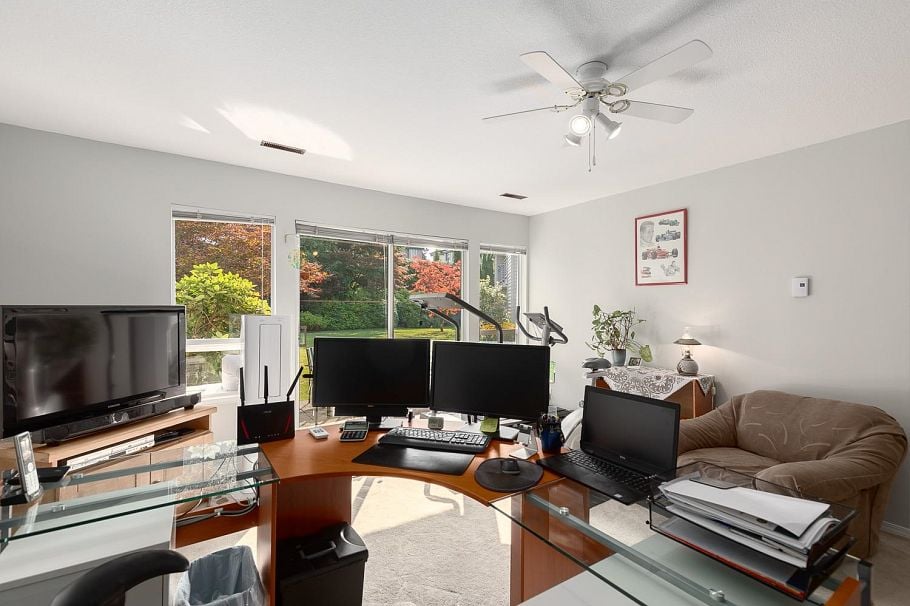 5 3634 Garibaldi Drive North Vancouver, BC - 37