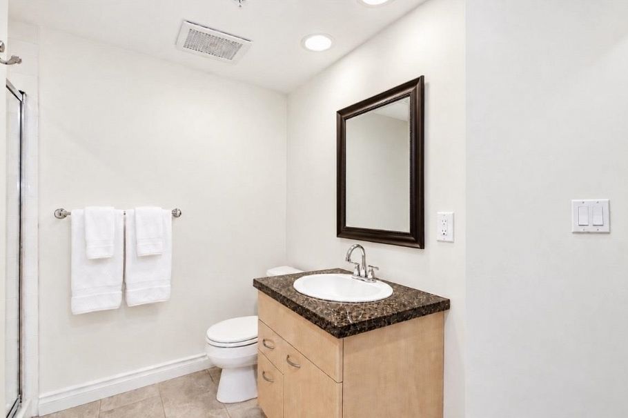 103 3625 Windcrest Drive North Vancouver, BC - 11