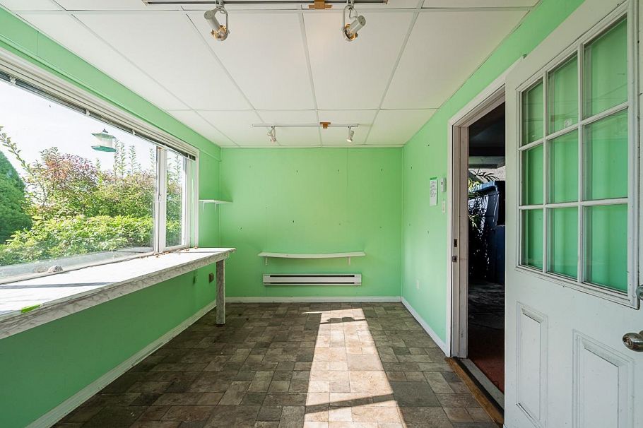 741 Montroyal Boulevard North Vancouver, BC - 36