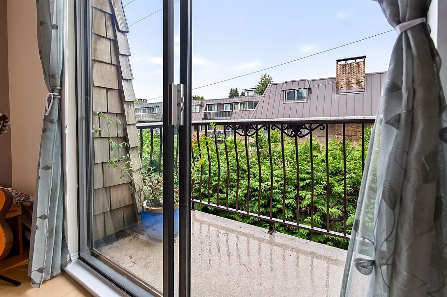 303 1721 St. Georges Avenue North Vancouver, BC - 10