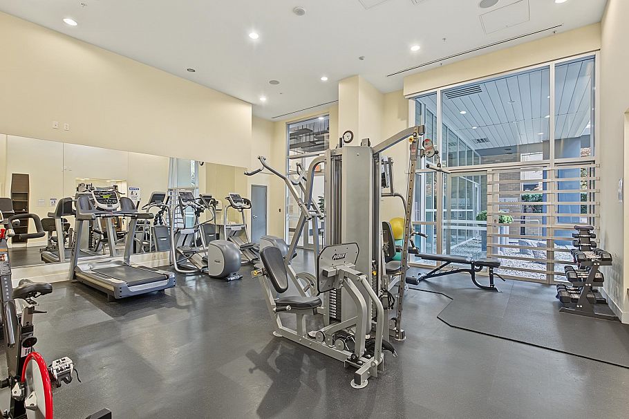408 158 W 13th Street North Vancouver, BC - 17
