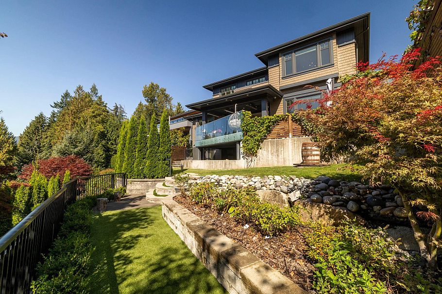 285 Monteray Avenue North Vancouver, BC - 38