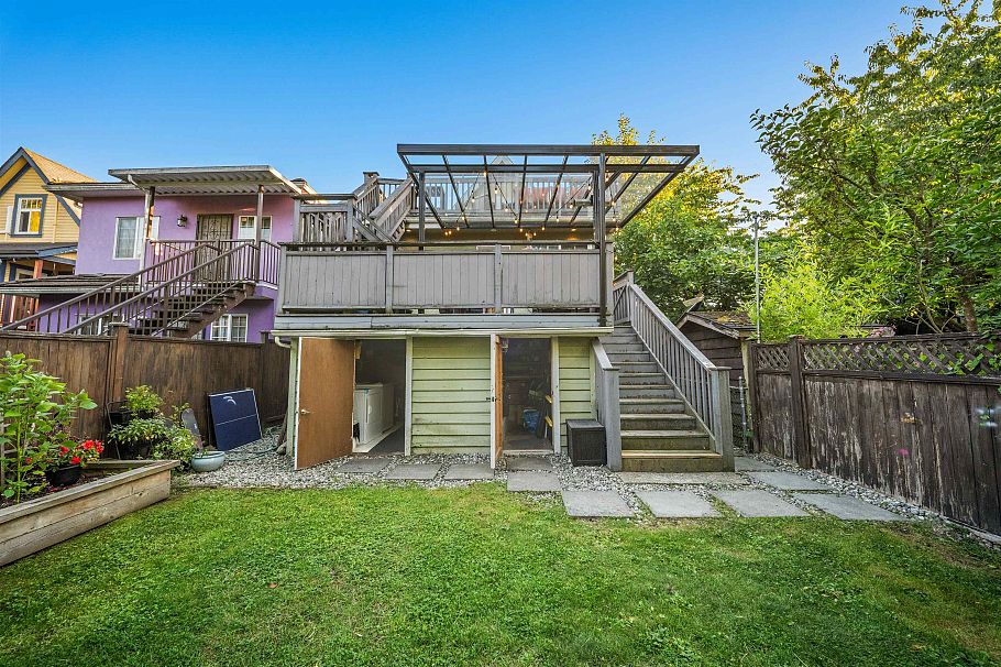 929 E 30th Avenue Vancouver, BC - 26