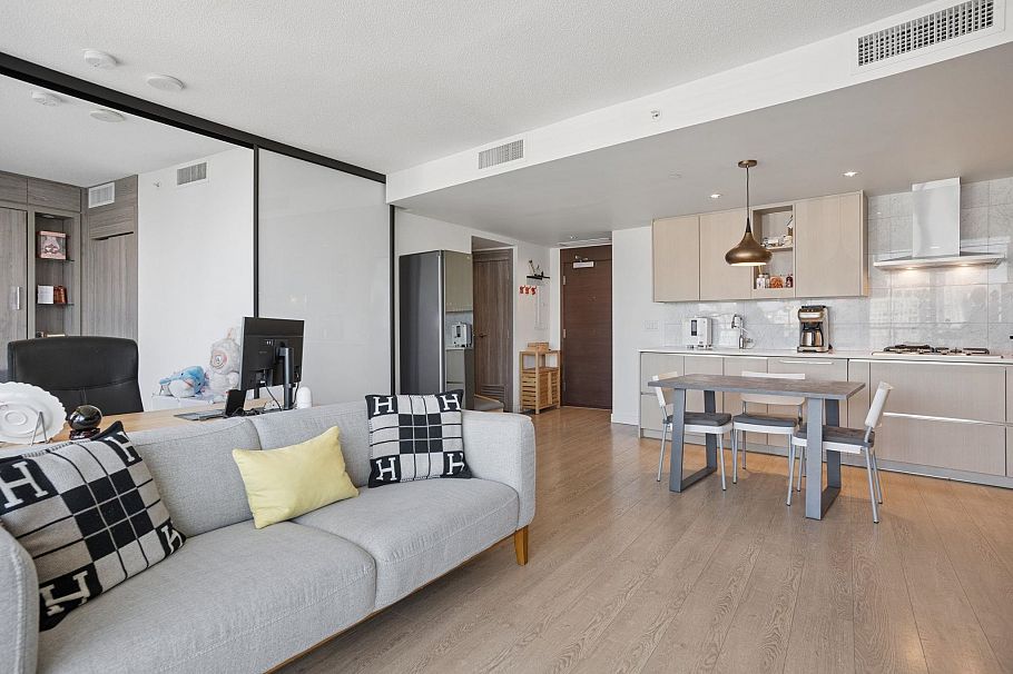 2401 89 Nelson Street Vancouver, BC - 5