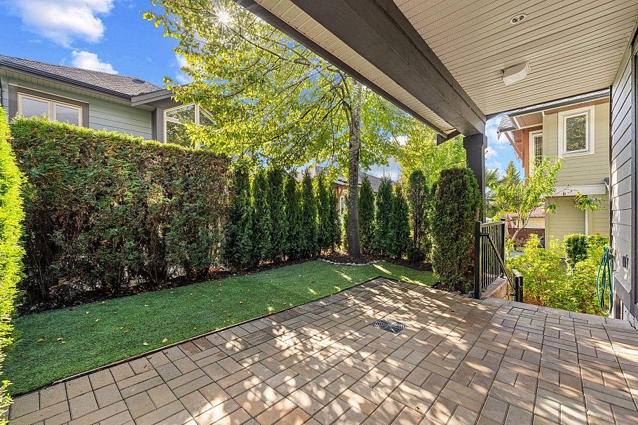 1 651 W 14th Street North Vancouver, BC - 35