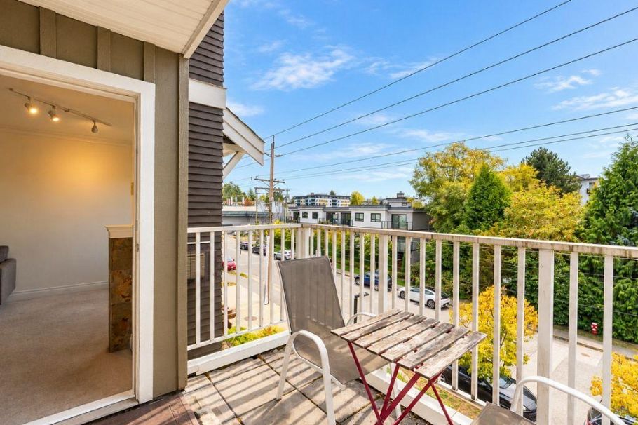 302 128 W 21st Street North Vancouver, BC - 27