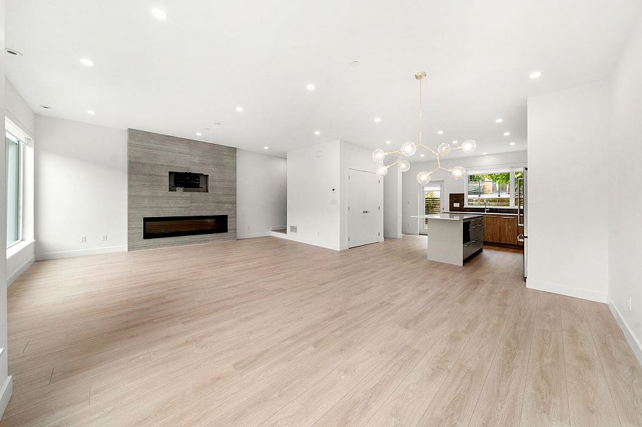 44 3597 Malsum Drive North Vancouver, BC - 11