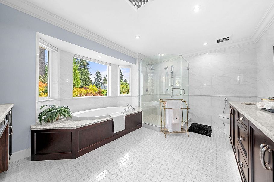 1259 W Keith Road North Vancouver, BC - 21