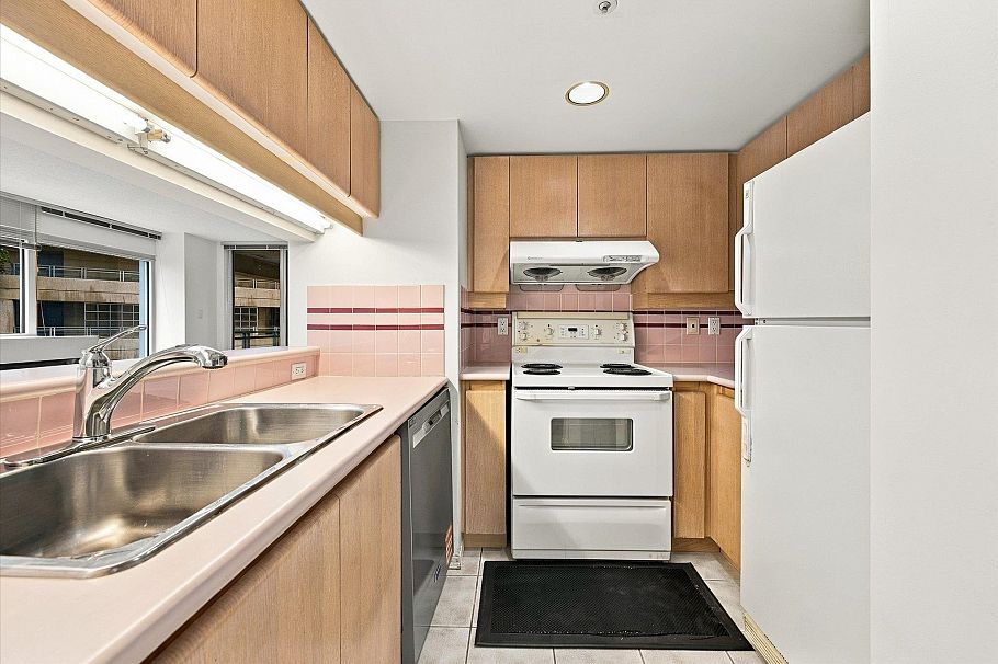 603 183 Keefer Place Vancouver, BC - 3