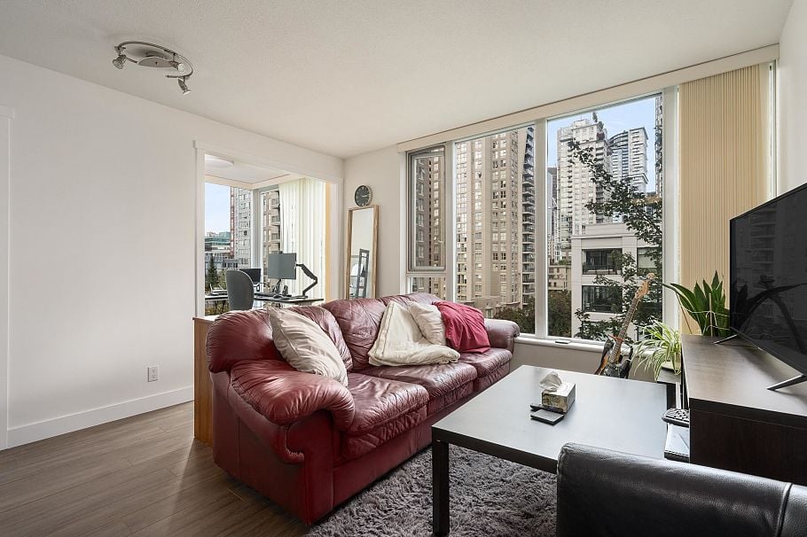 802 1010 Richards Street Vancouver, BC - 1