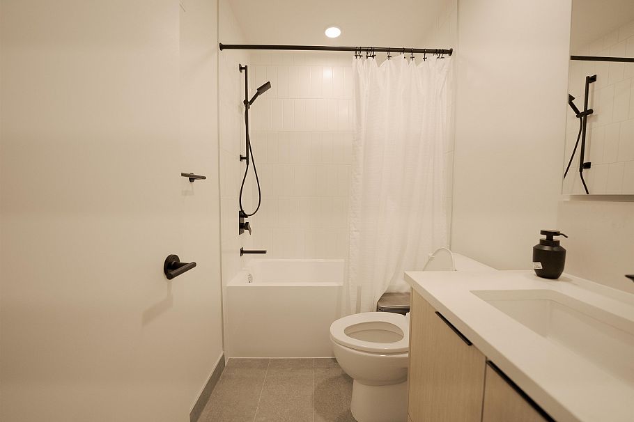 358 422 E 3rd Street North Vancouver, BC - 17