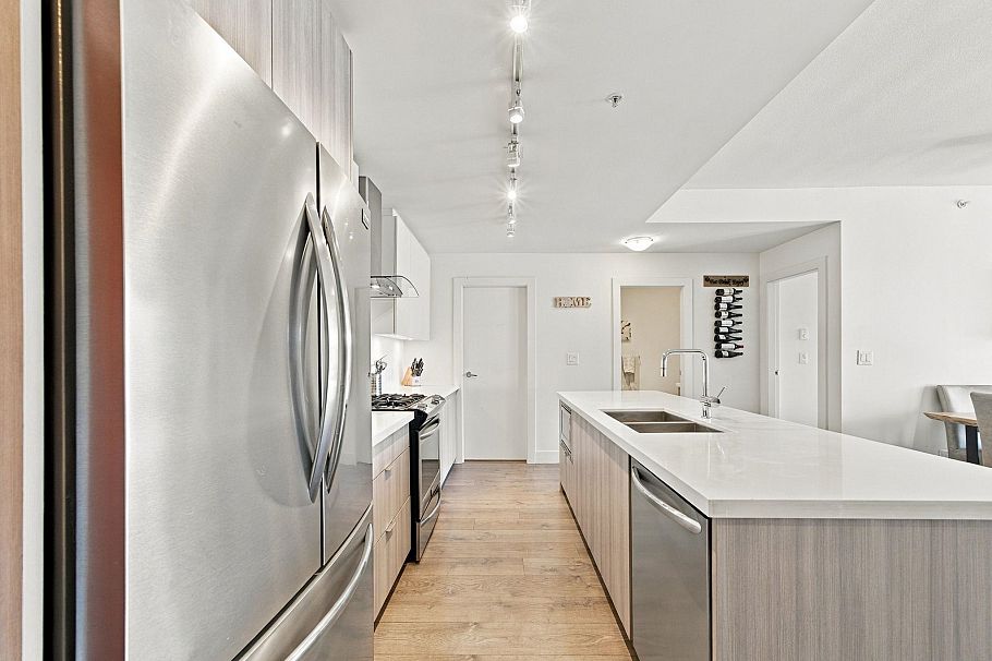 115 3602 Aldercrest Drive North Vancouver, BC - 8