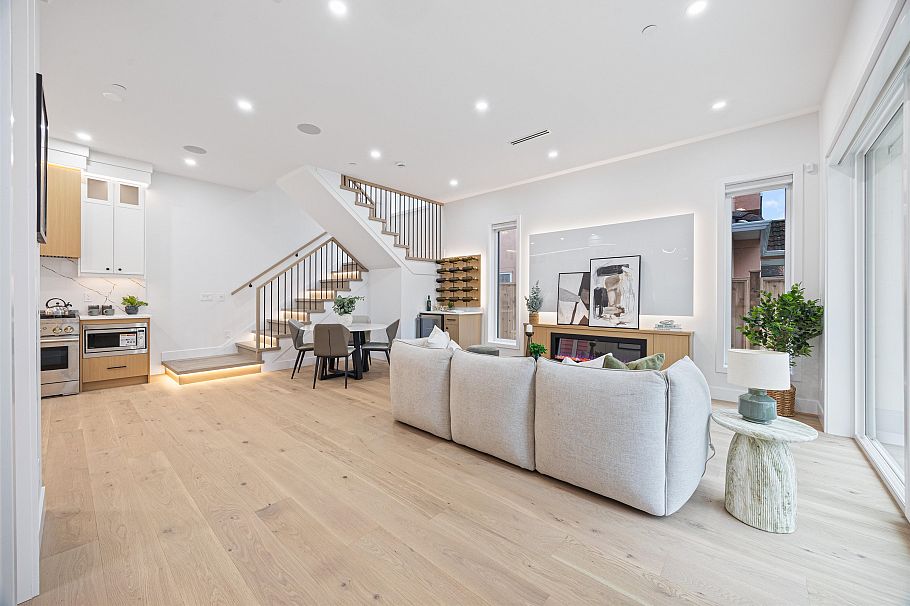 1 2070 E 26th Avenue Vancouver, BC - 7