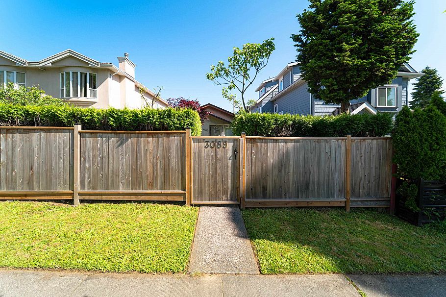 3089 E 1st Avenue Vancouver, BC - 21