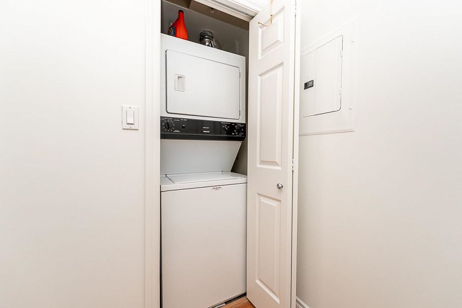 302 128 W 21st Street North Vancouver, BC - 28