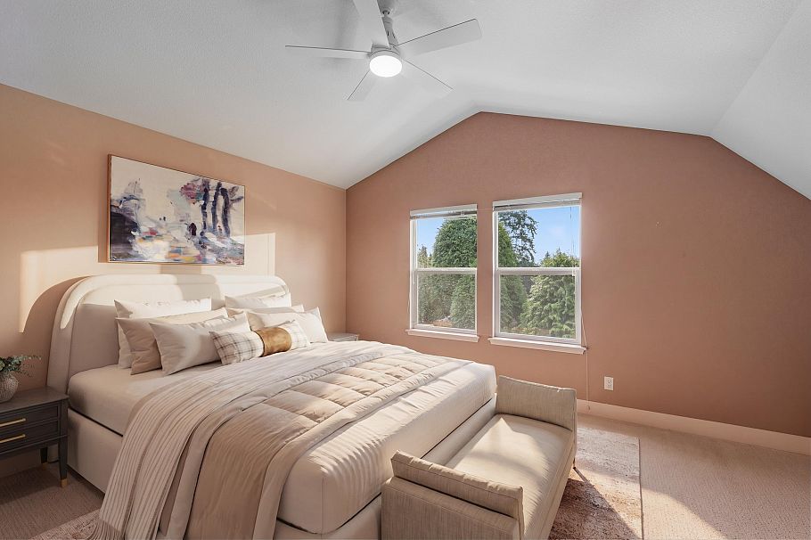 261 E Queens Road North Vancouver, BC - 12