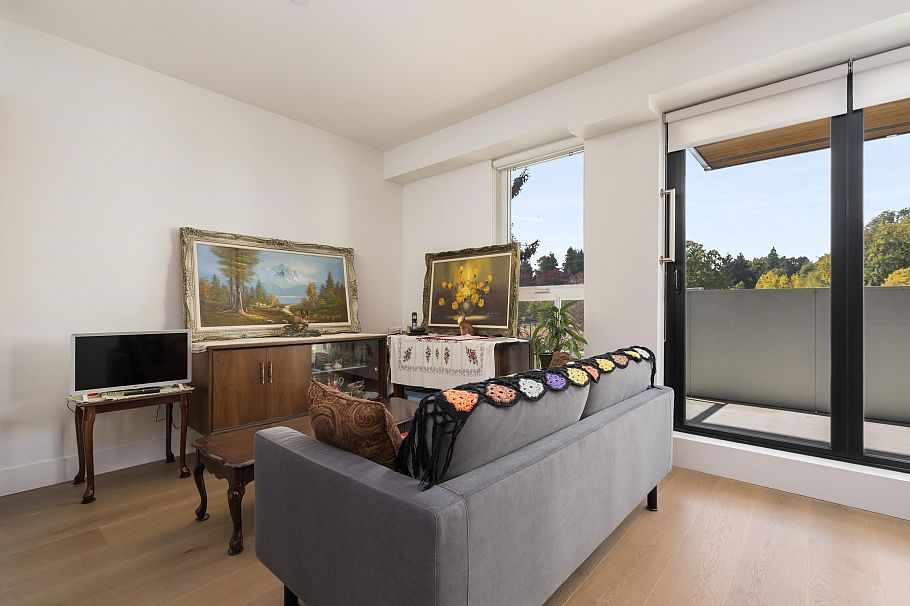 308 5089 Quebec Street Vancouver, BC - 9