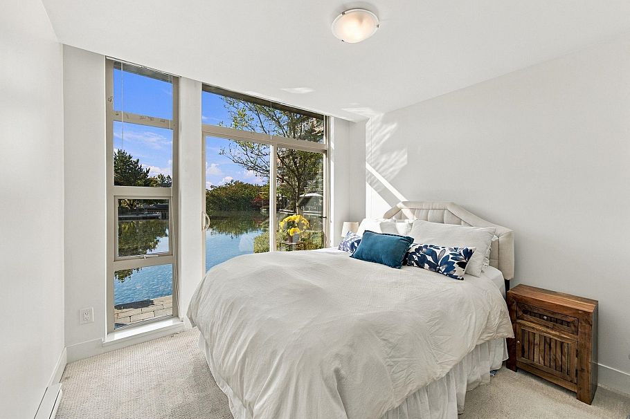 115 3602 Aldercrest Drive North Vancouver, BC - 17