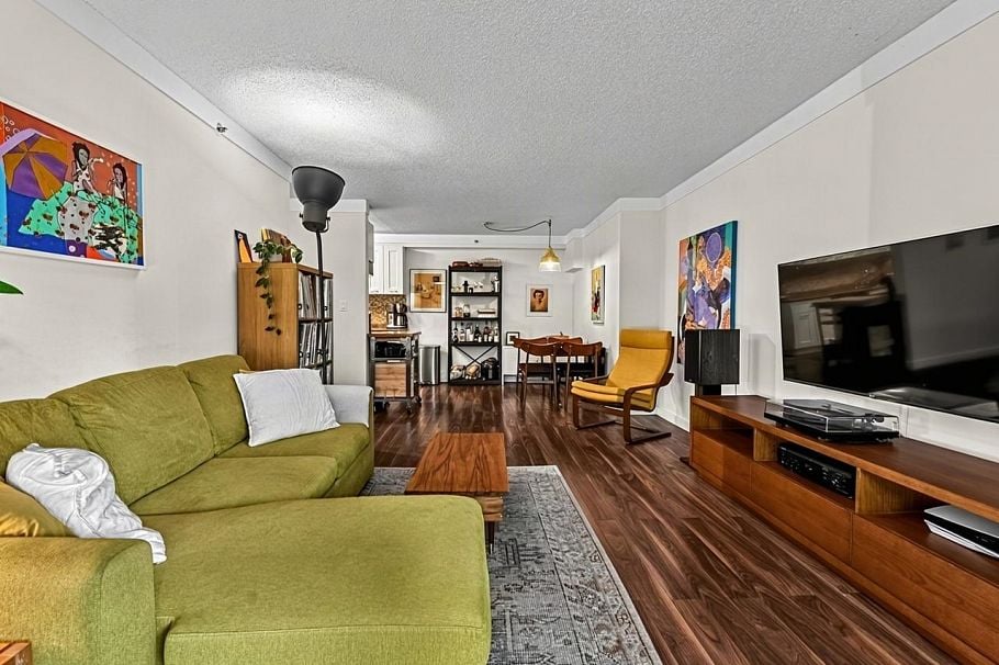 205 825 E 7th Avenue Vancouver, BC - 2