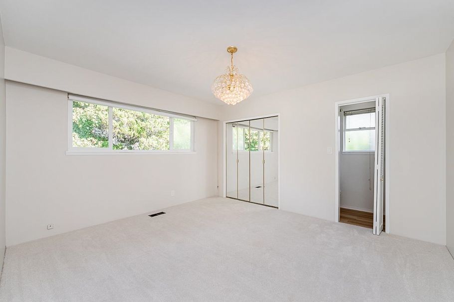 741 Montroyal Boulevard North Vancouver, BC - 22