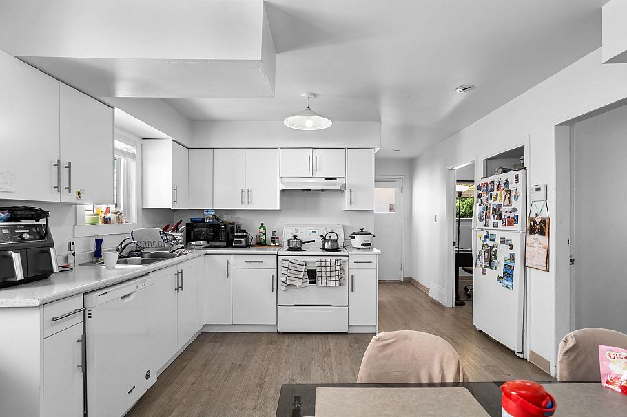 3186 E 28th Avenue Vancouver, BC - 12