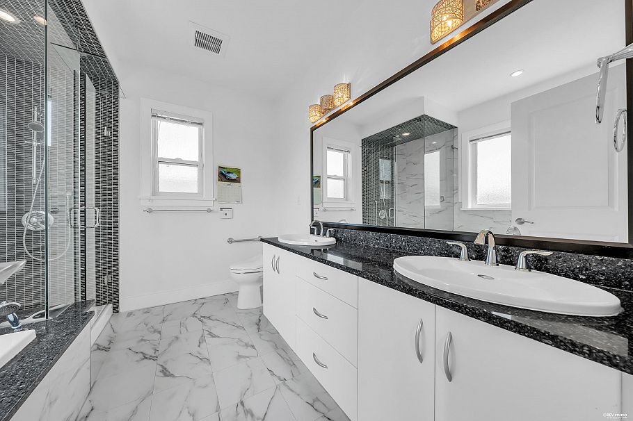2246 W 22nd Avenue Vancouver, BC - 16