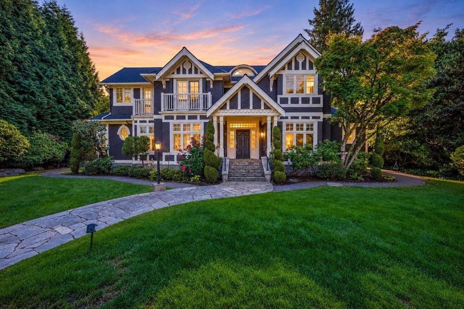 1568 W 32nd Avenue Vancouver, BC - 1