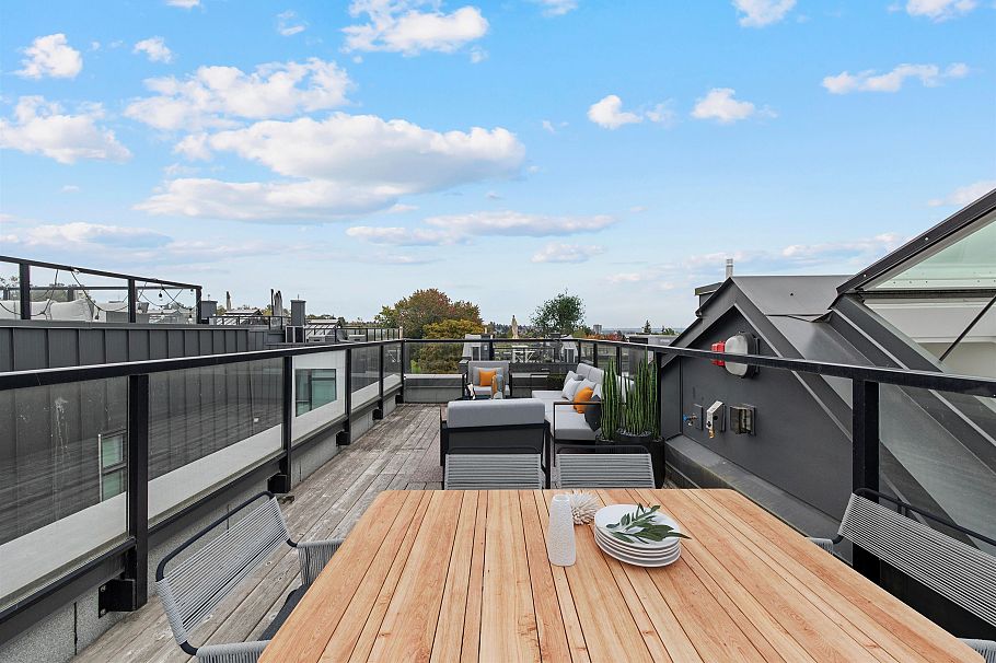 7615 Yukon Street Vancouver, BC - 1