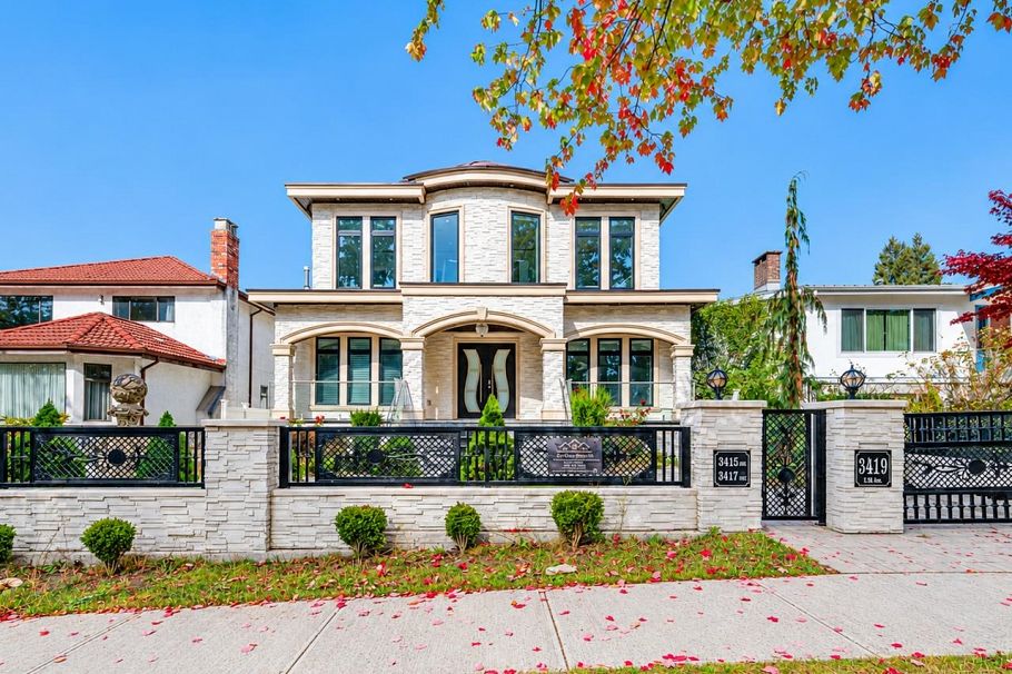3419 E 48th Avenue Vancouver, BC - 2