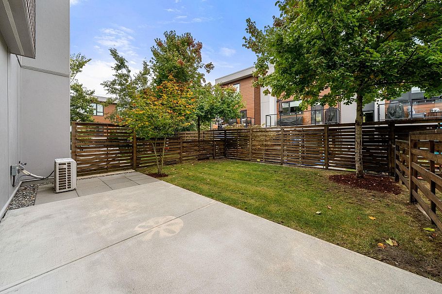 44 3597 Malsum Drive North Vancouver, BC - 30