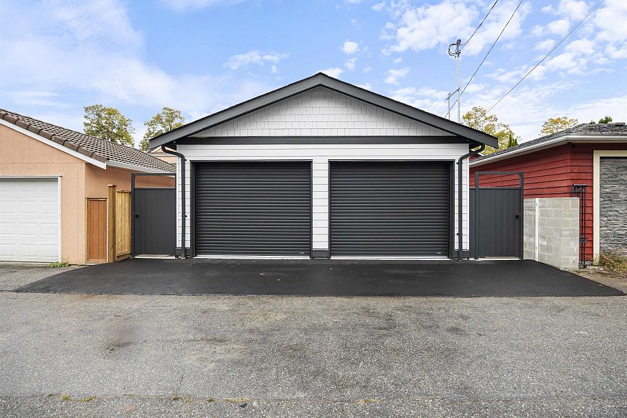 1 2070 E 26th Avenue Vancouver, BC - 31