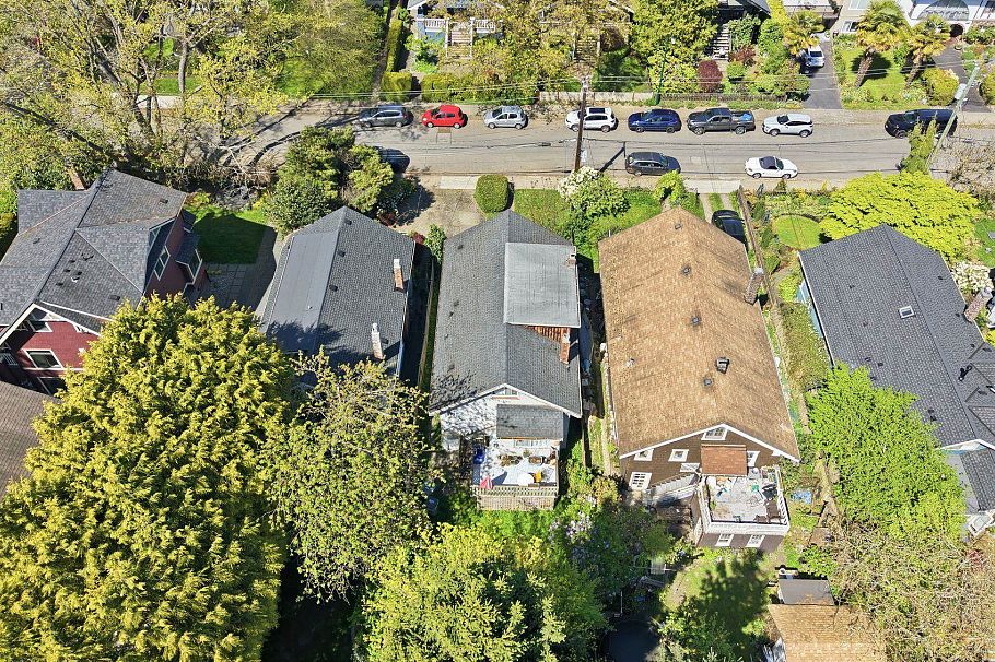 3174 W 5th Avenue Vancouver, BC - 11